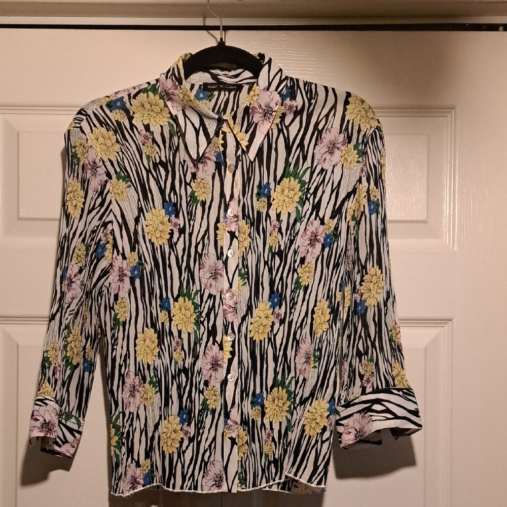 💐Violet & Claire Black and White Floral Button Down Womans Blouse